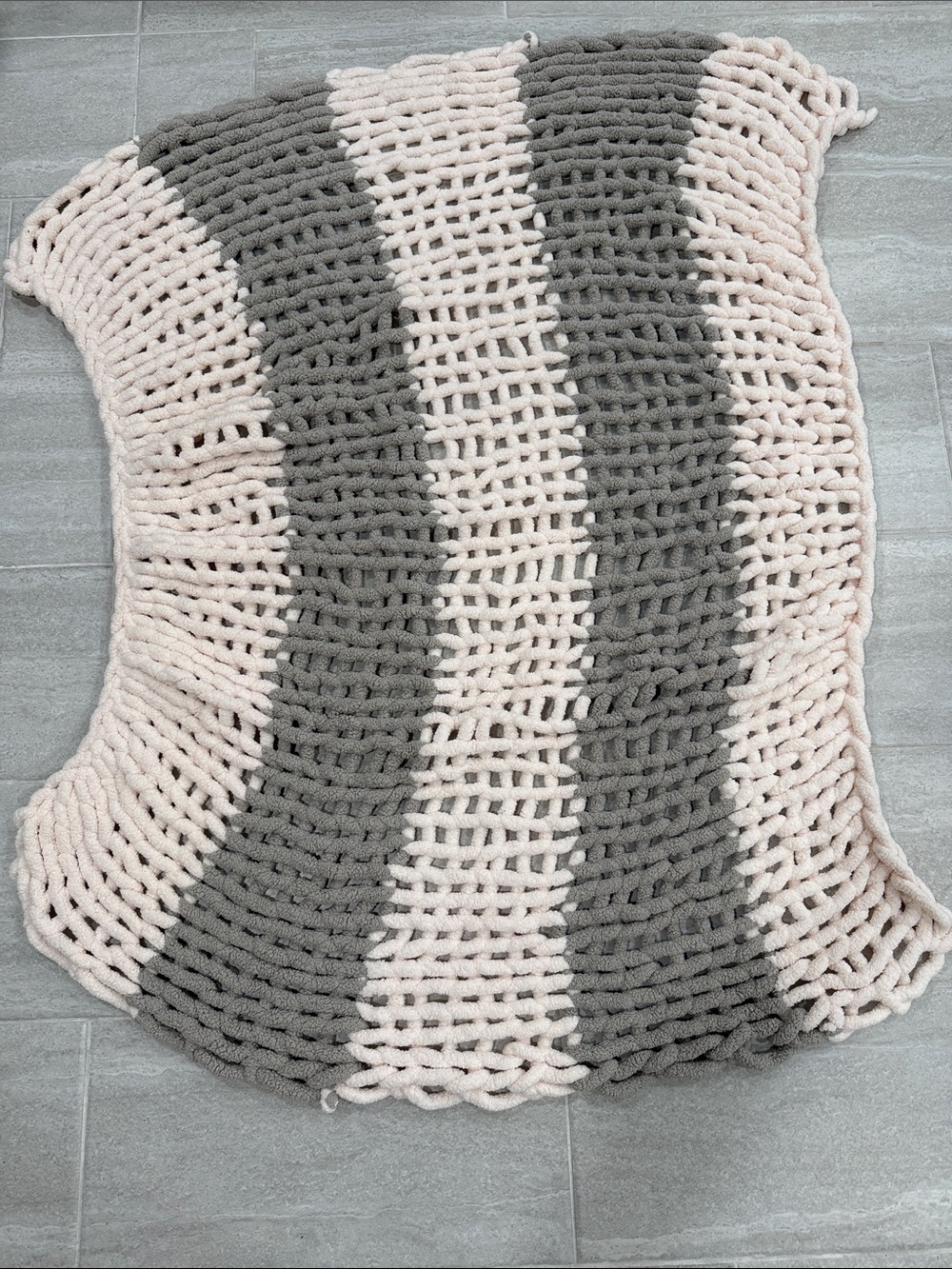 Hand made Chunky Knit Throw Blanket in Blush Pink and Gray